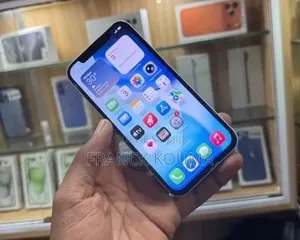 Nouveau Apple iPhone 13 128 GB Blanc