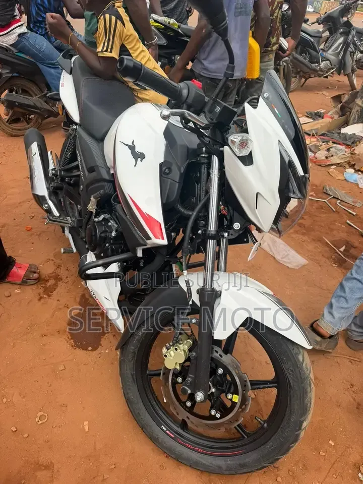 Nouveau TVS Apache 180 RTR 2023 Autre