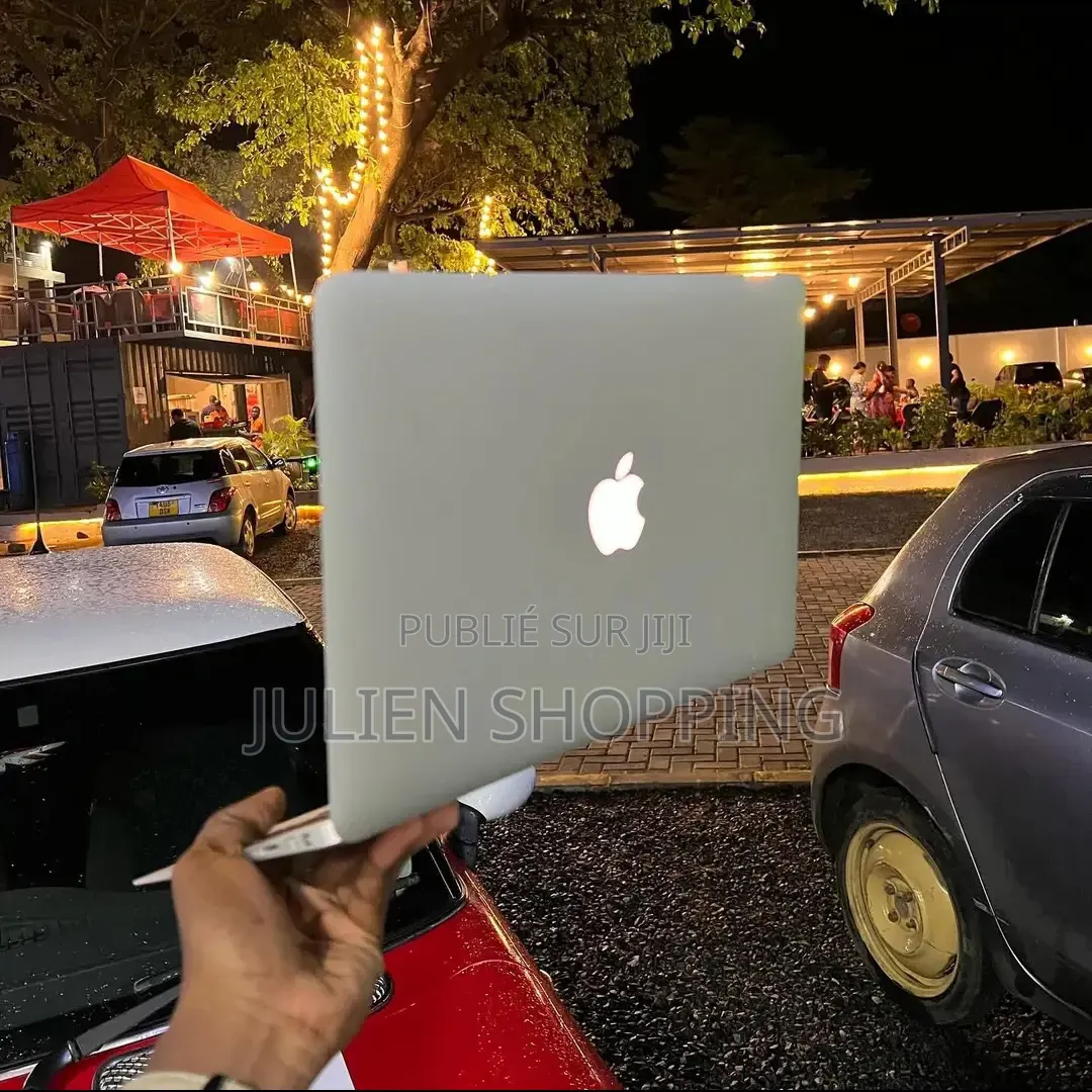 Nouveau Apple MacBook Air 2024 M3 32GB Intel Core i7 HDD+SSD 512GB