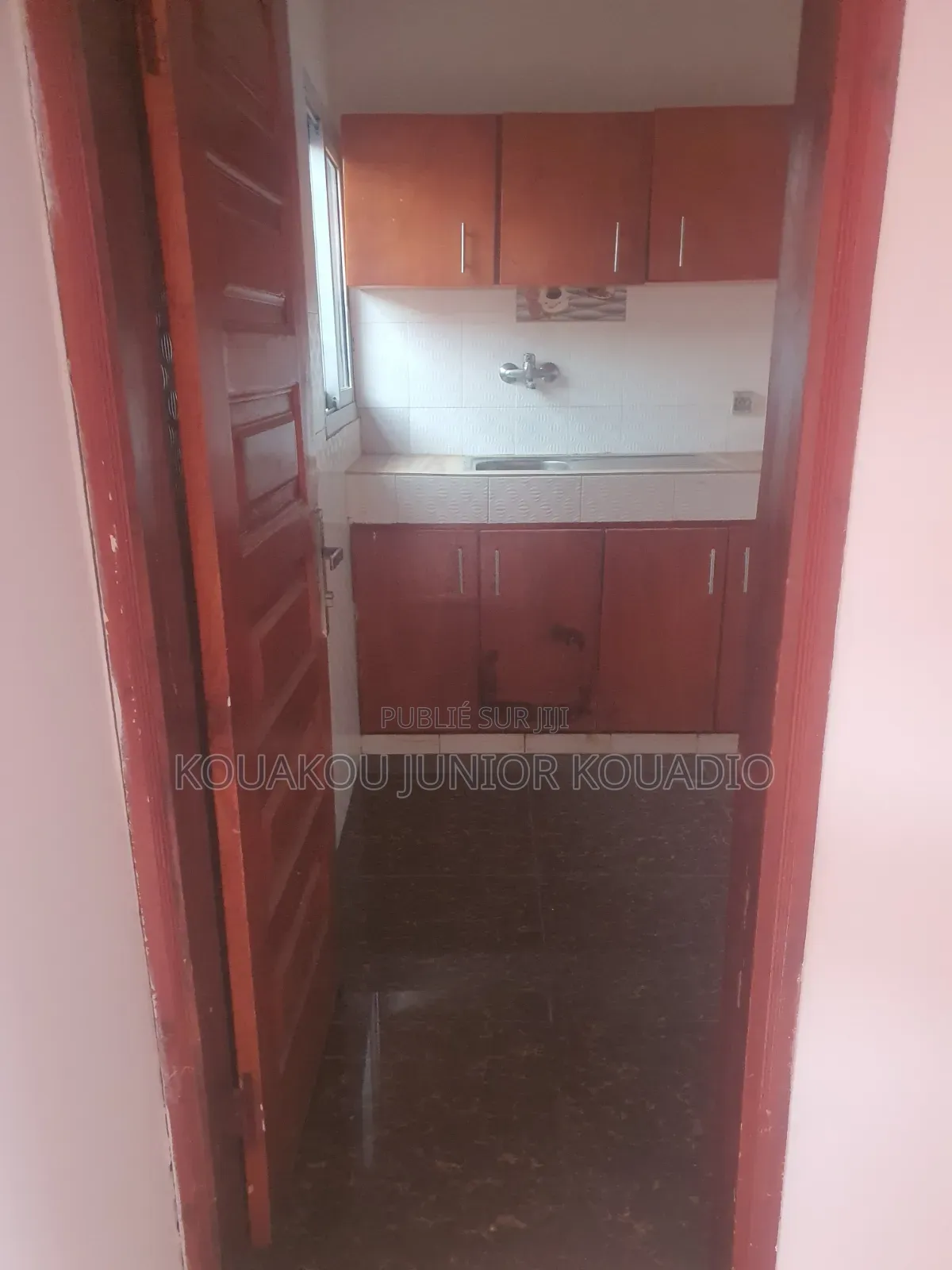 1chbre Chambre et salon dans Pos4444, Cocody à Louer