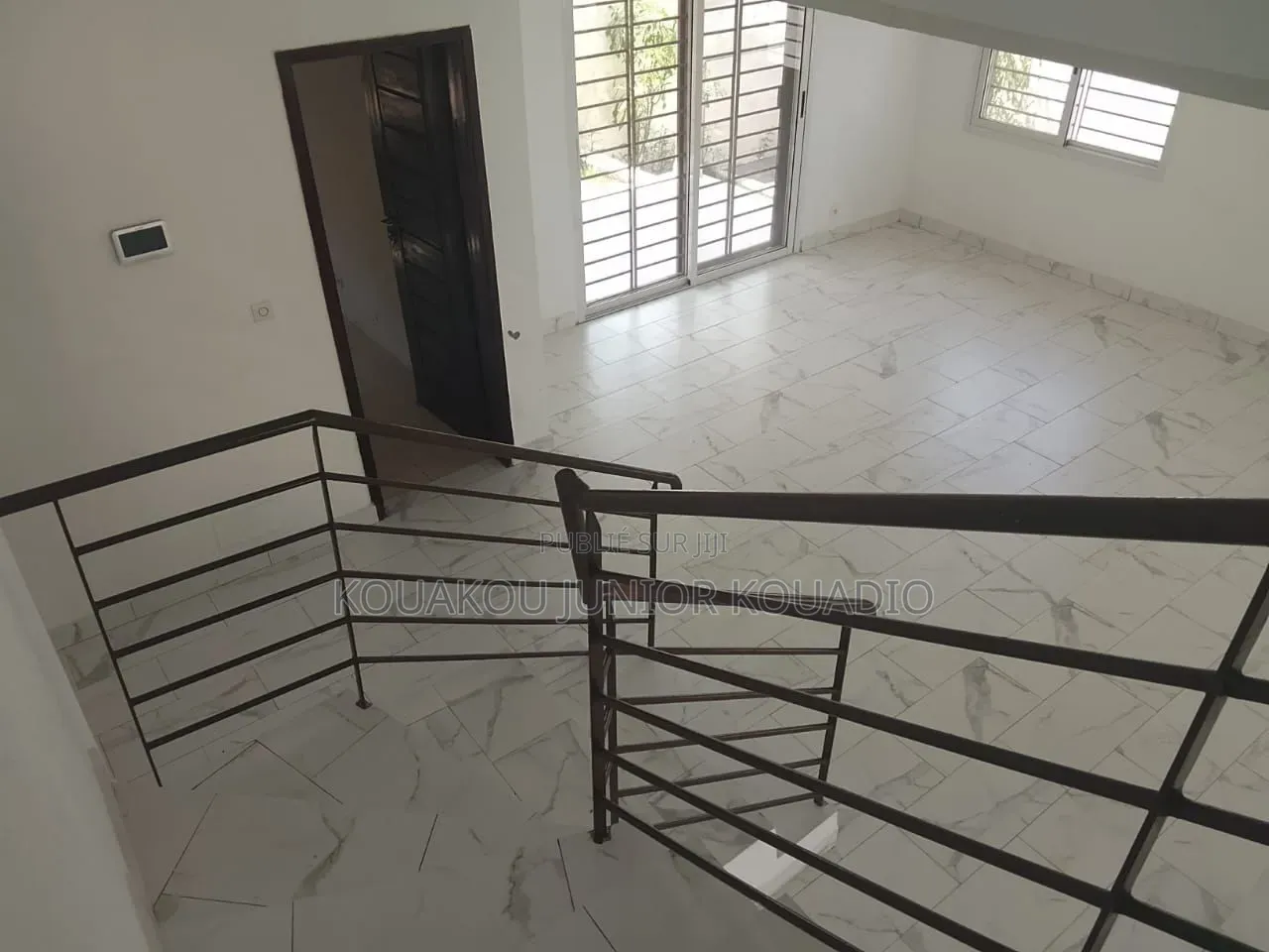 Meublé 7chbre Duplex dans Pos4444, Cocody à Louer