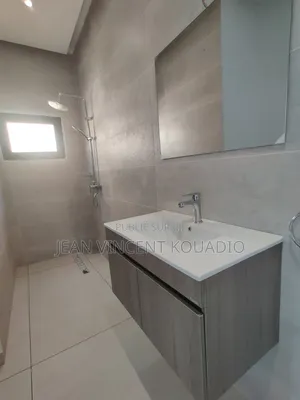 5chbre Duplex dans Duplex, Bingerville à Vendre