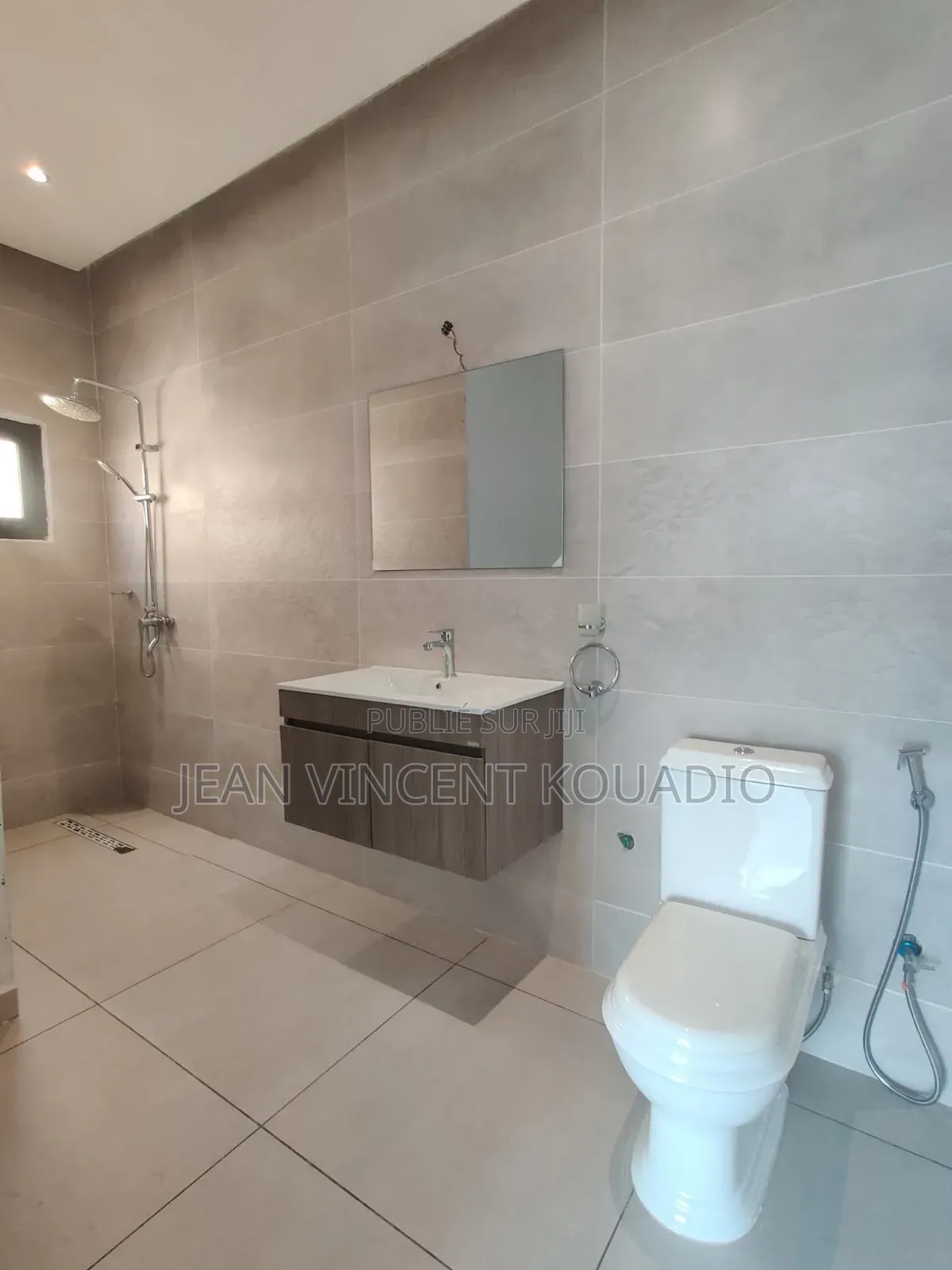 5chbre Duplex dans Duplex, Bingerville à Vendre