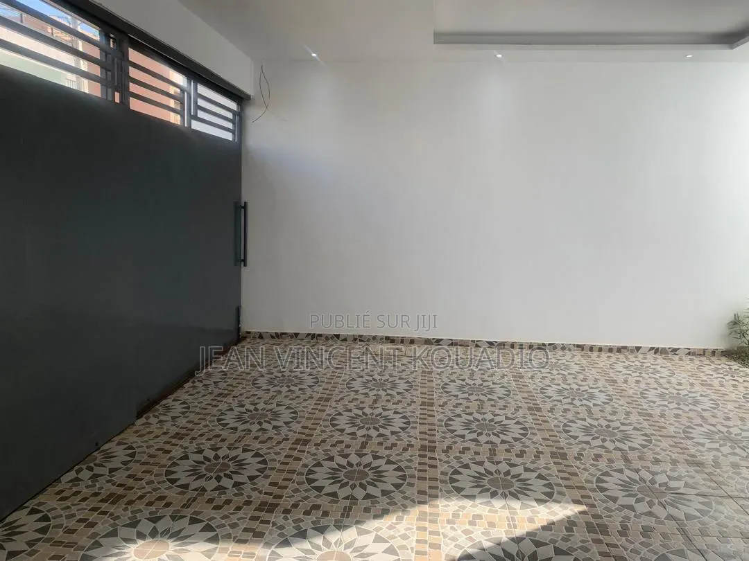 Meublé 6chbre Duplex dans Particulier, Cocody à Vendre