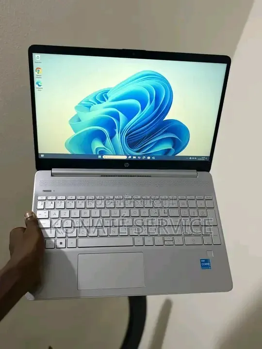 Nouveau Ordinateur de bureau HP 200 G4 12GB Intel Core i9 HDD 512GB