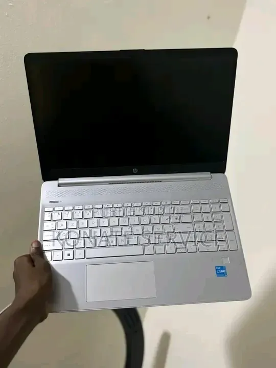 Nouveau Ordinateur de bureau HP 200 G4 12GB Intel Core i9 HDD 512GB