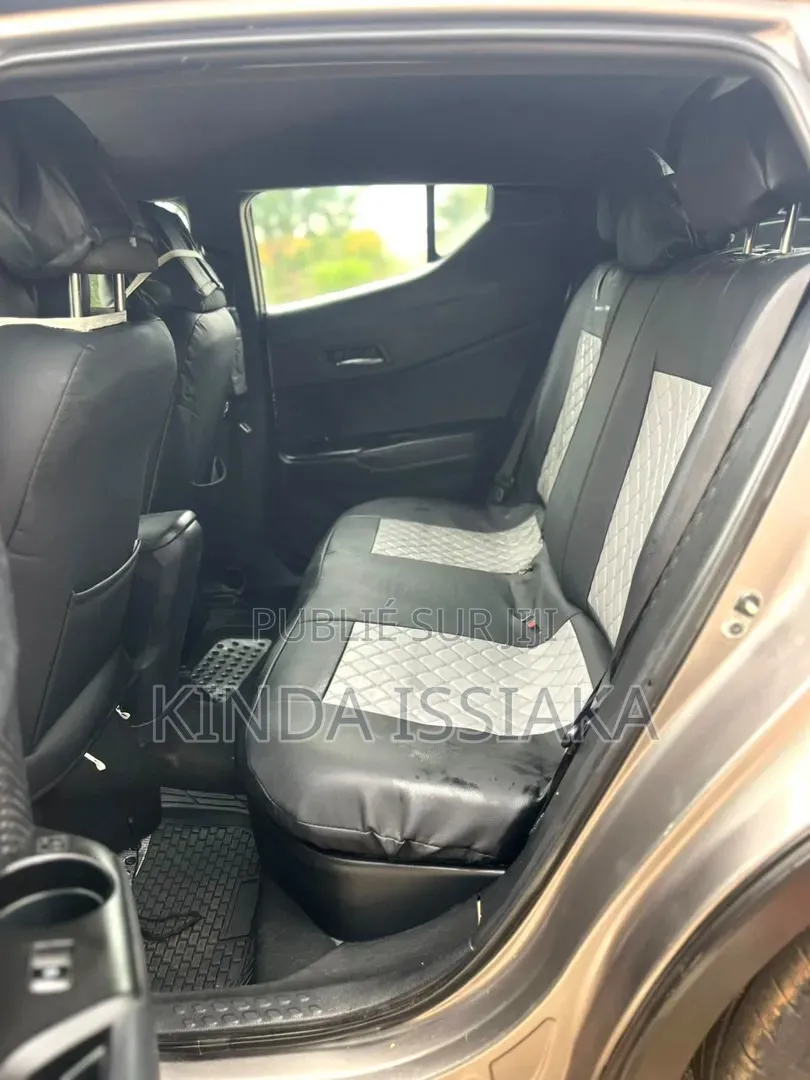 Toyota C-HR 2017 Gris