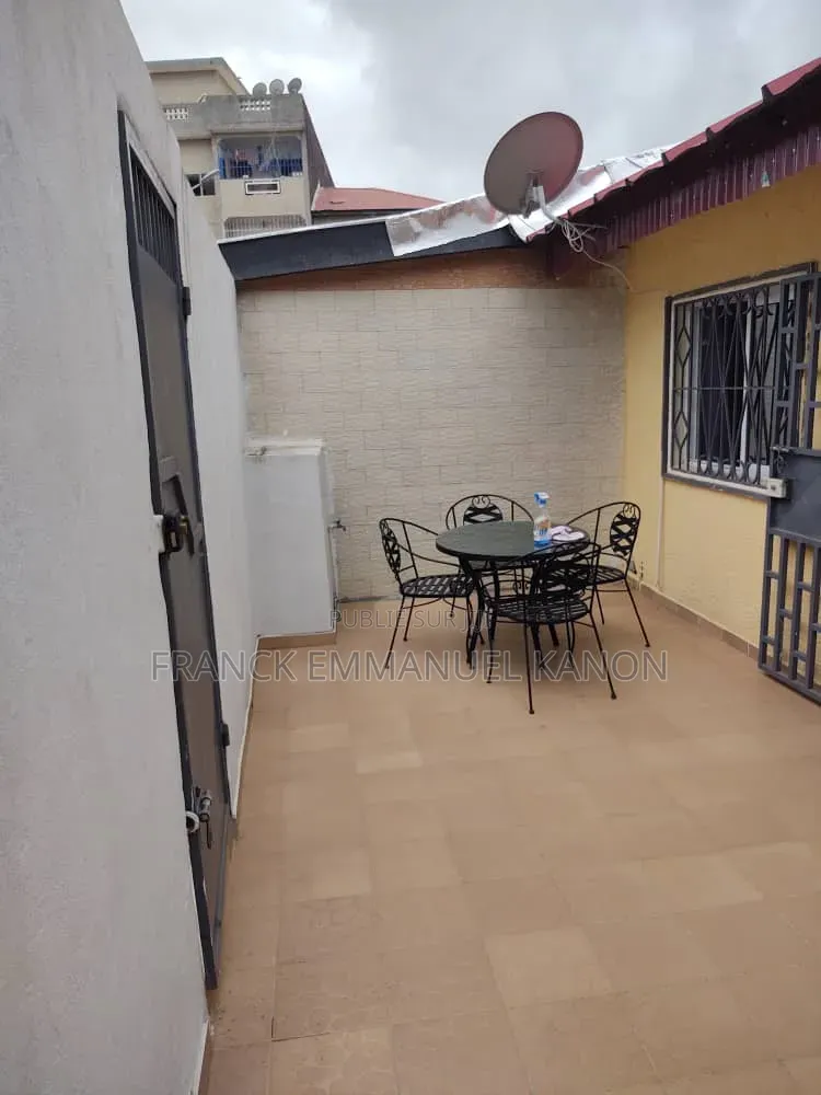 4chbre Villa dans Villa 4 Pcs, Yopougon à Vendre