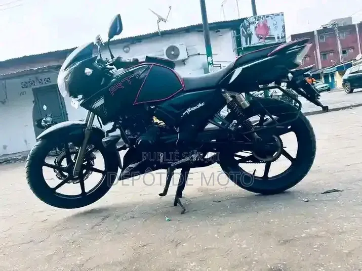 Nouveau TVS Apache 180 RTR 2025 Noir