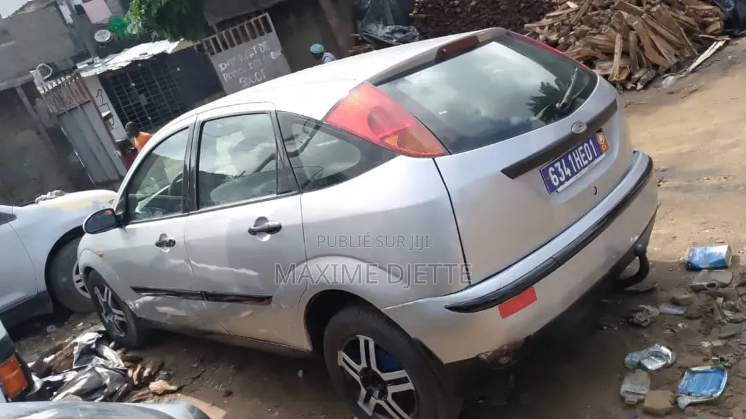 Ford Focus 1.6 2004 Gris