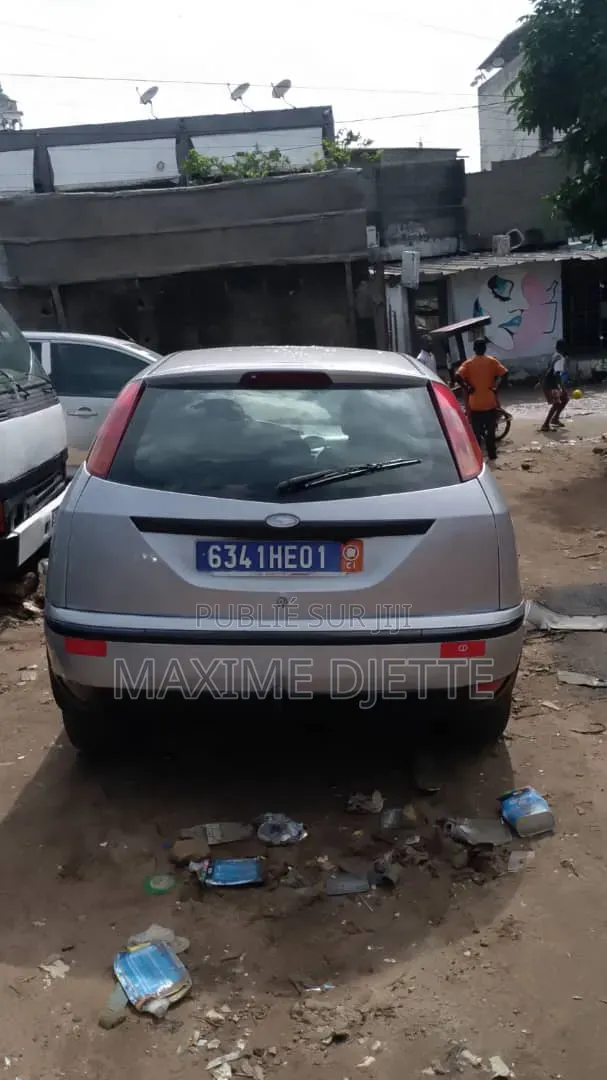 Ford Focus 1.6 2004 Gris