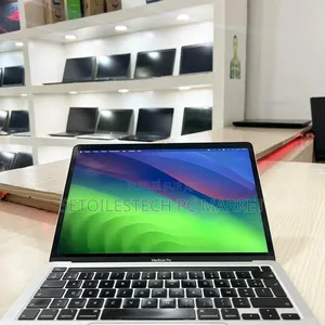 Nouveau Apple MacBook Pro 2020 8GB Intel Core i5 SSD 256GB