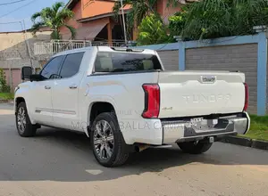 Toyota Tundra Hybrid 2025 Blanc