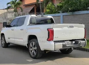 Toyota Tundra Hybrid 2025 Blanc