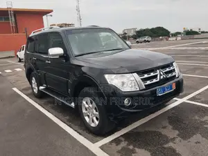 Mitsubishi Pajero 2015 Noir