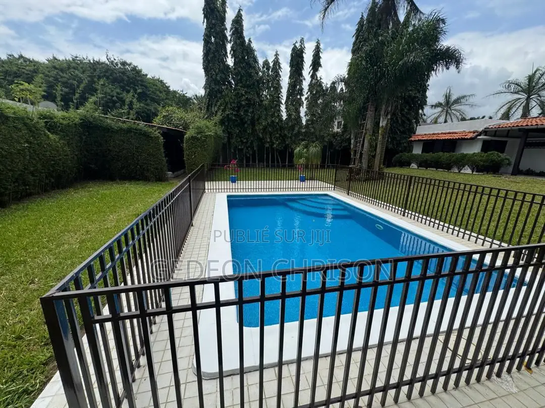 4chbre Villa dans Cocody à Louer