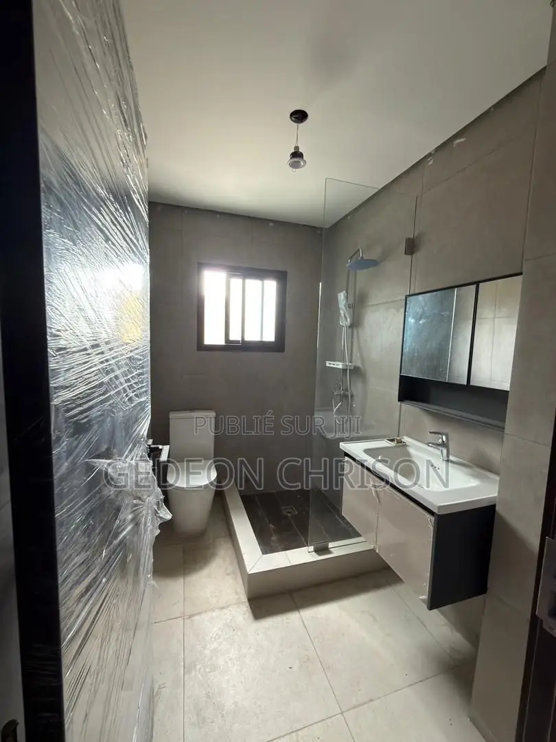 2chbre Appartement dans Cocody à Louer