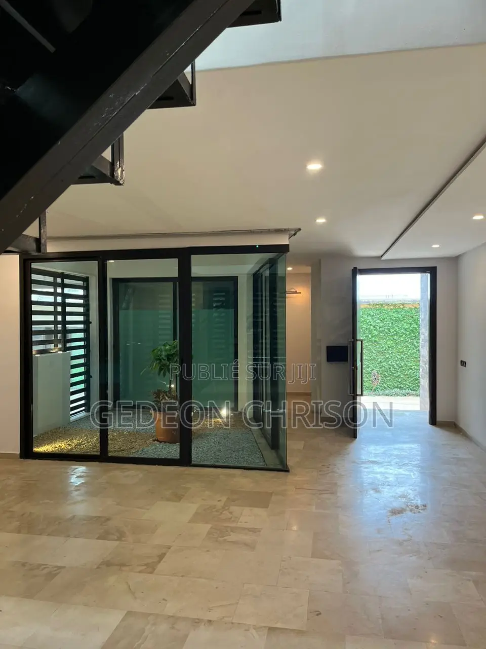 3chbre Villa dans Cocody à Louer