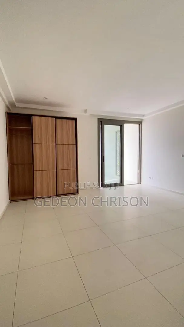 3chbre Appartement dans Cocody à Louer