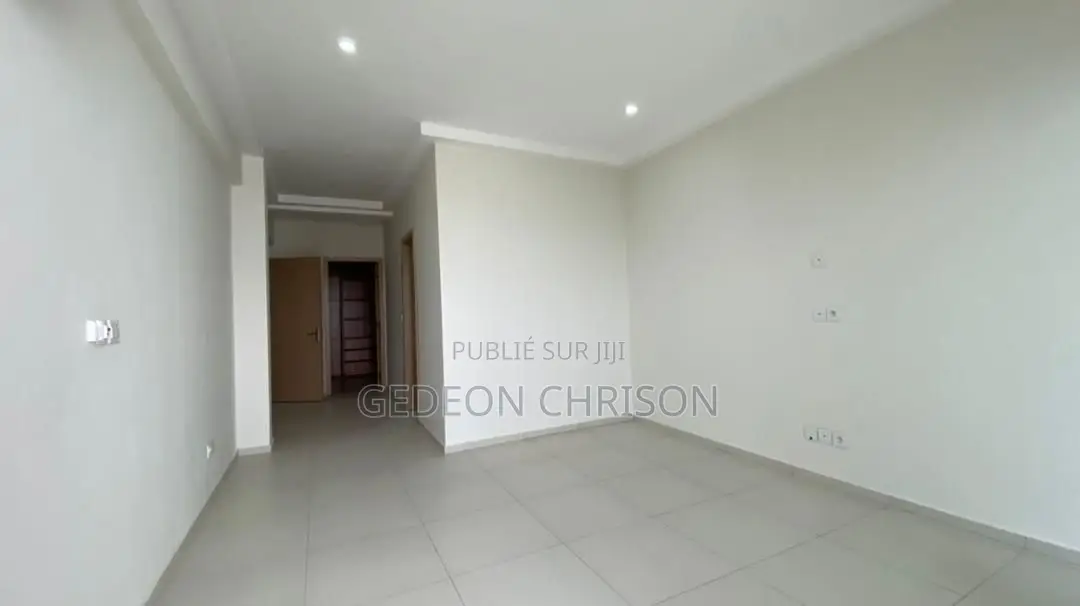 3chbre Appartement dans Cocody à Louer