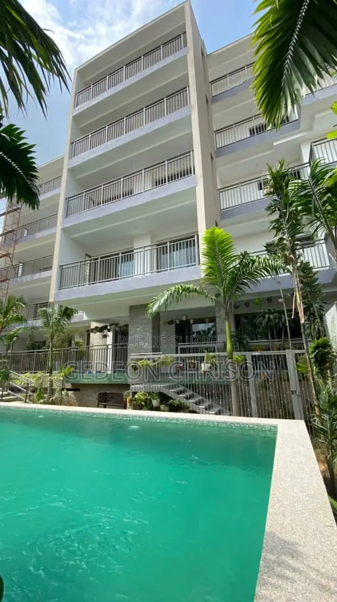 3chbre Appartement dans Cocody à Louer