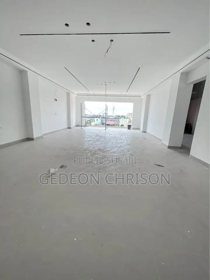 3chbre Appartement dans Cocody à Louer