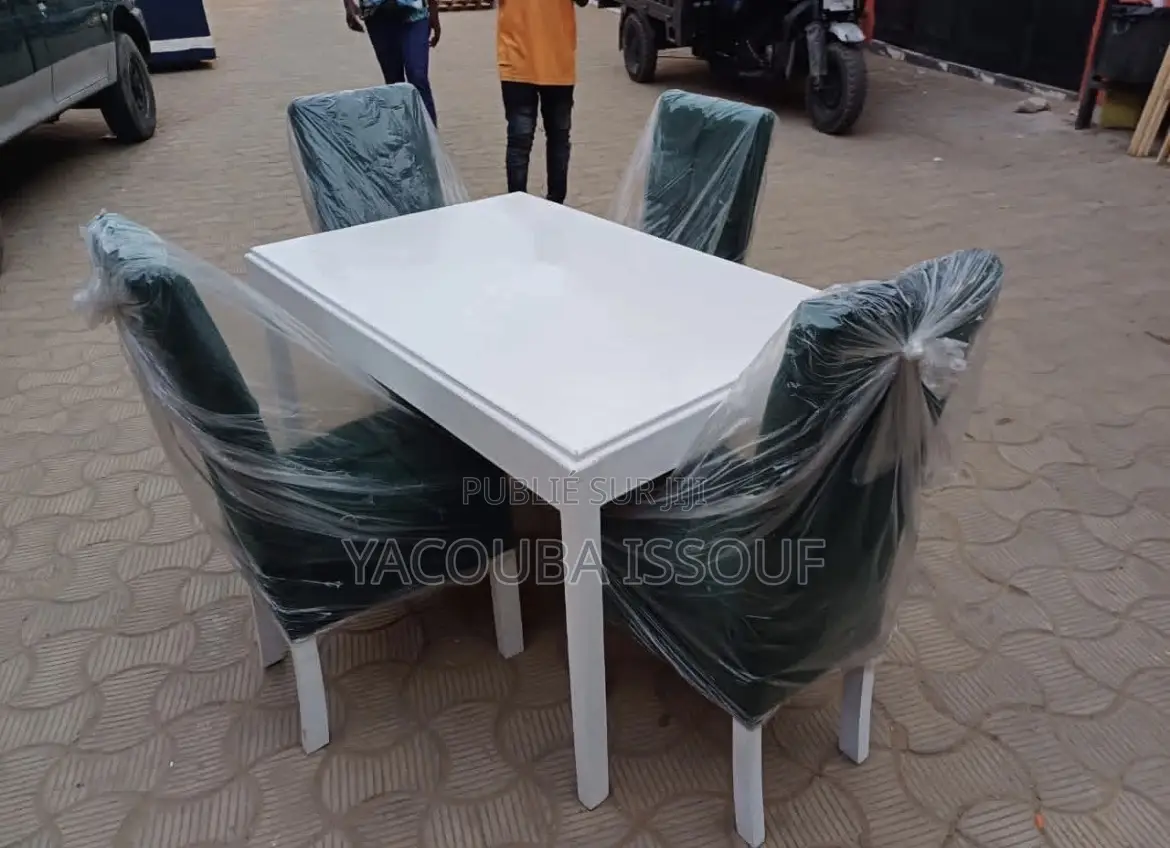 Table À Manger