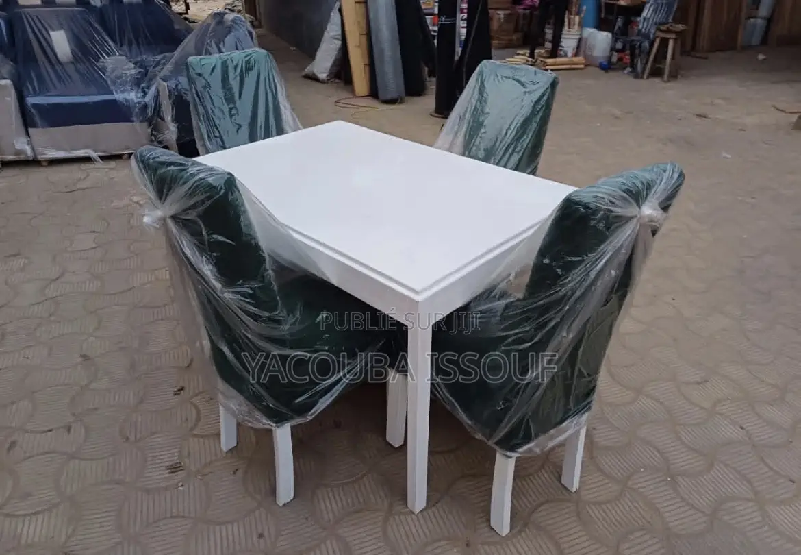 Table À Manger