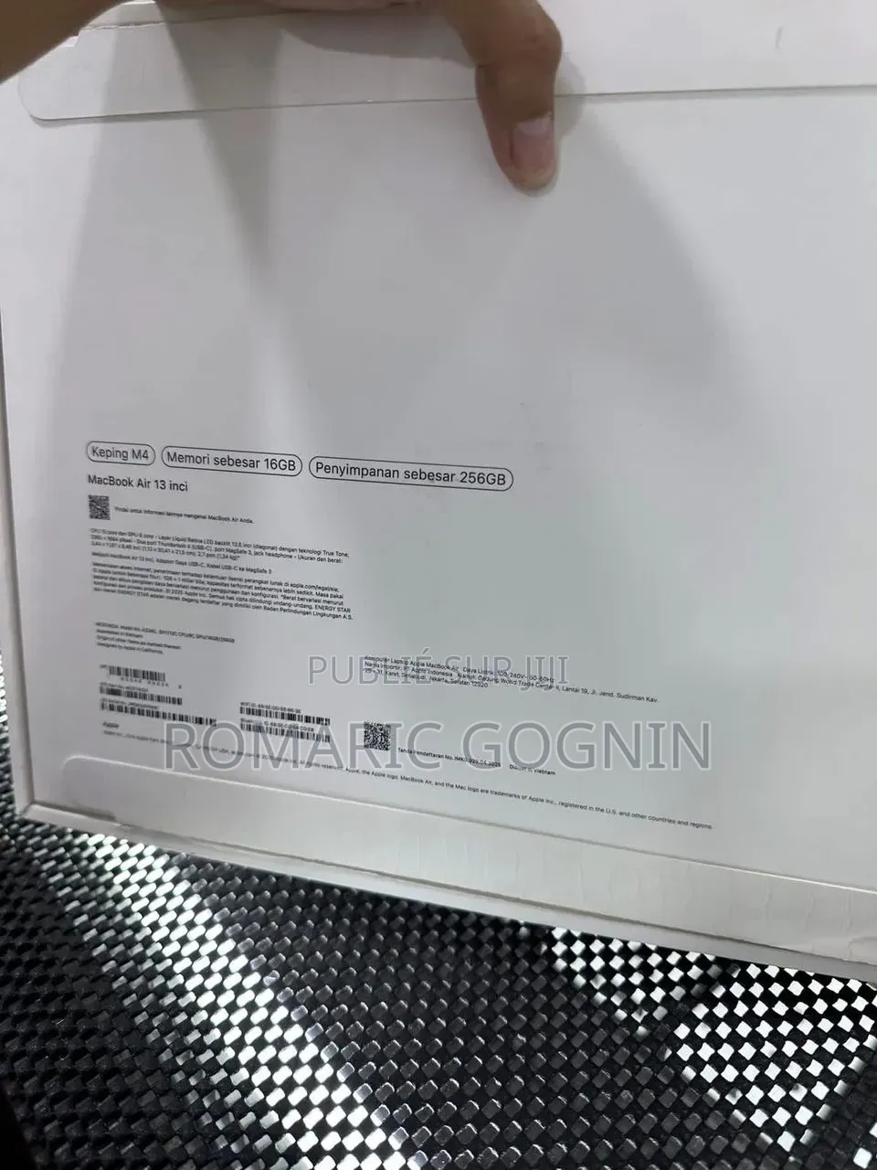 Nouveau Apple MacBook Air 2025 M4 16GB Apple M4 SSD 256GB