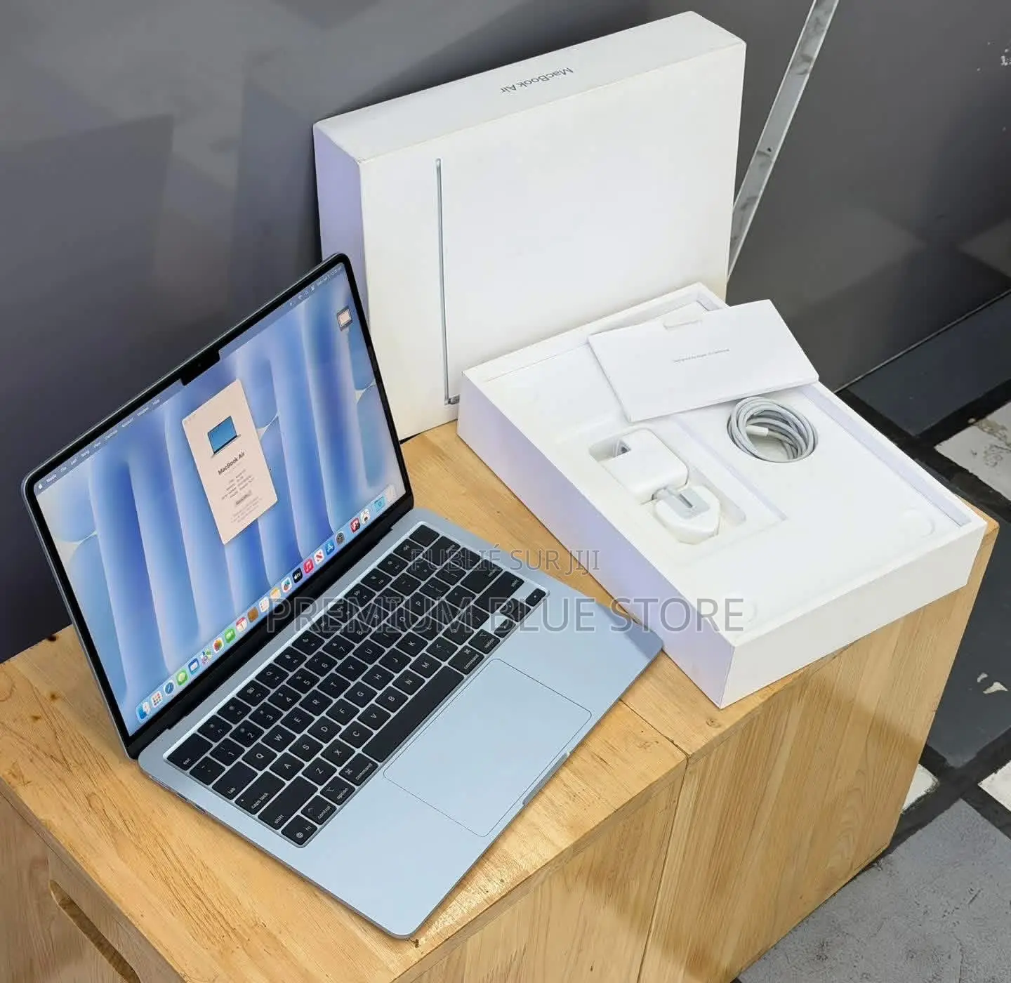 Nouveau Apple MacBook Air 2025 M4 16GB Apple M4 SSD 256GB