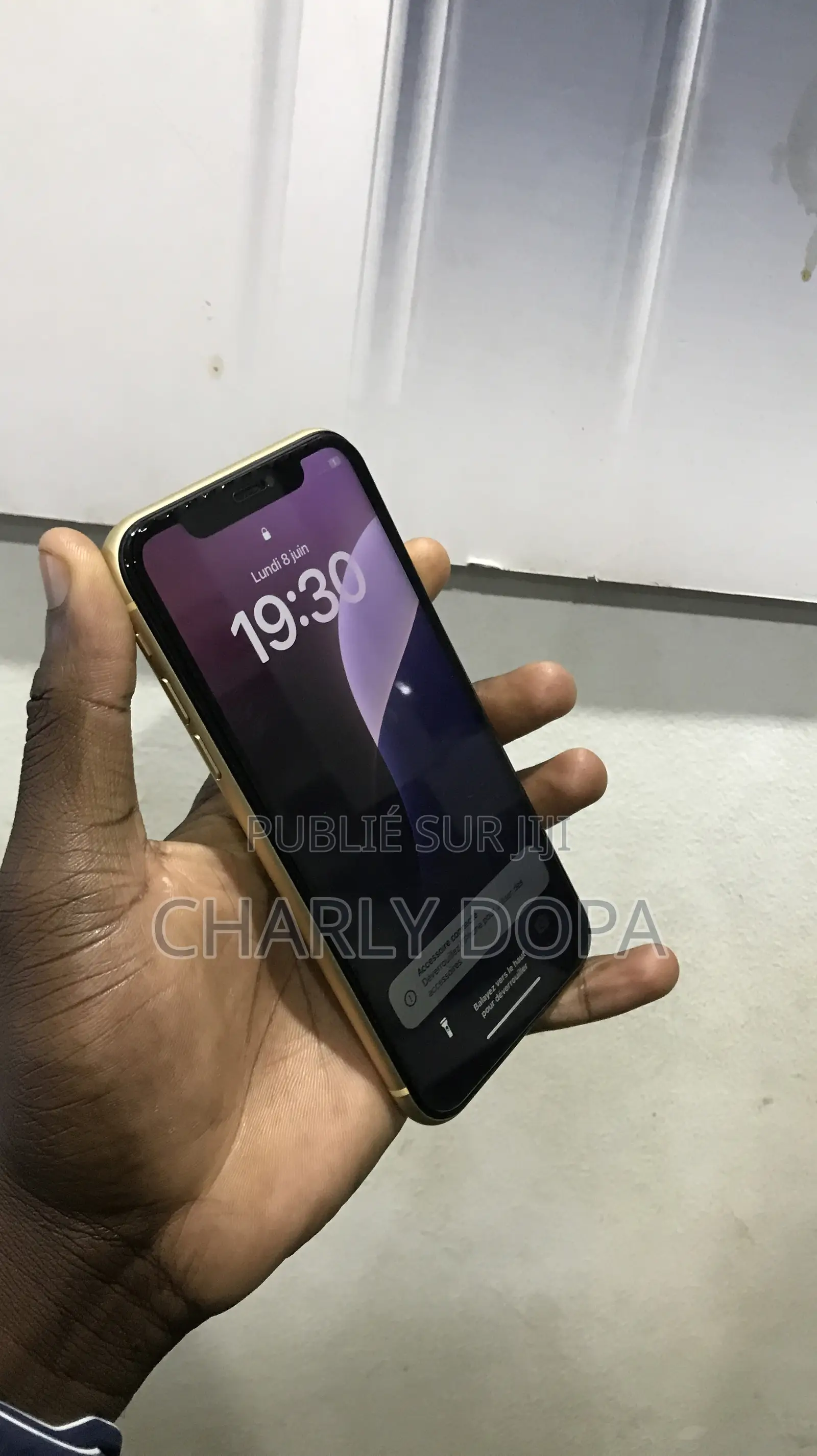 Apple iPhone XR 64 GB Jaune