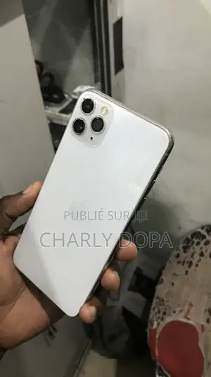 Apple iPhone 11 Pro Max 64 GB Noir