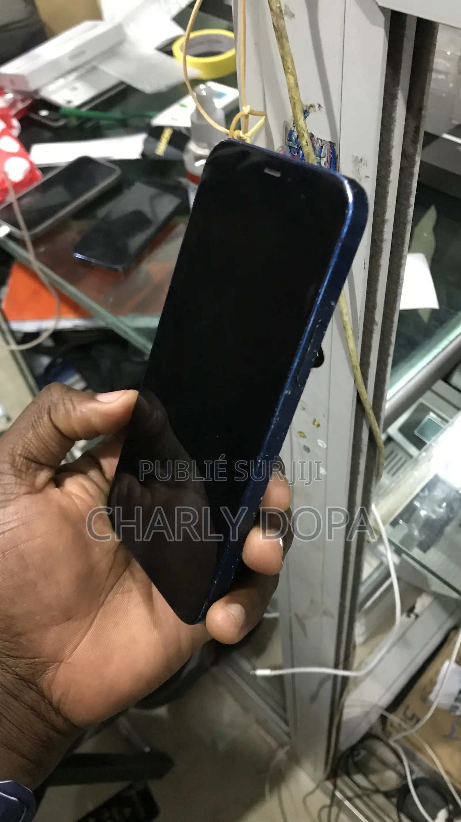 Apple iPhone 12 64 GB Bleu