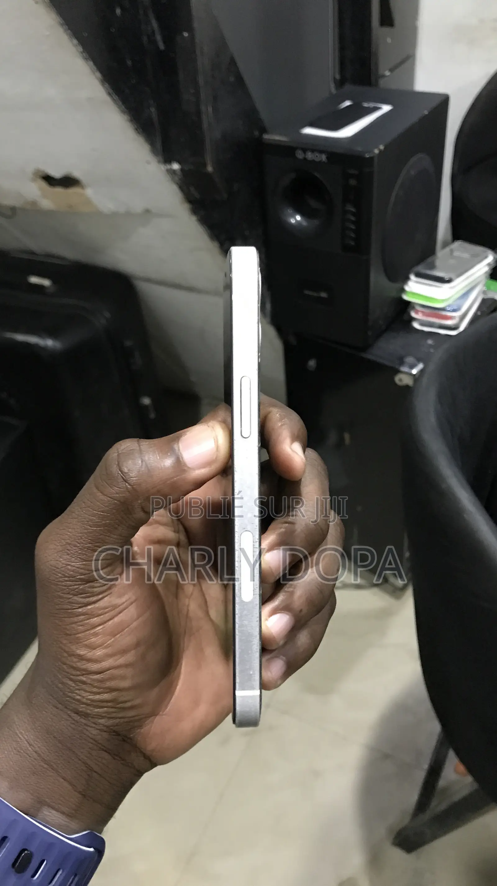 Apple iPhone 12 64 GB Bleu