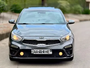 Kia Forte 2022 Gris