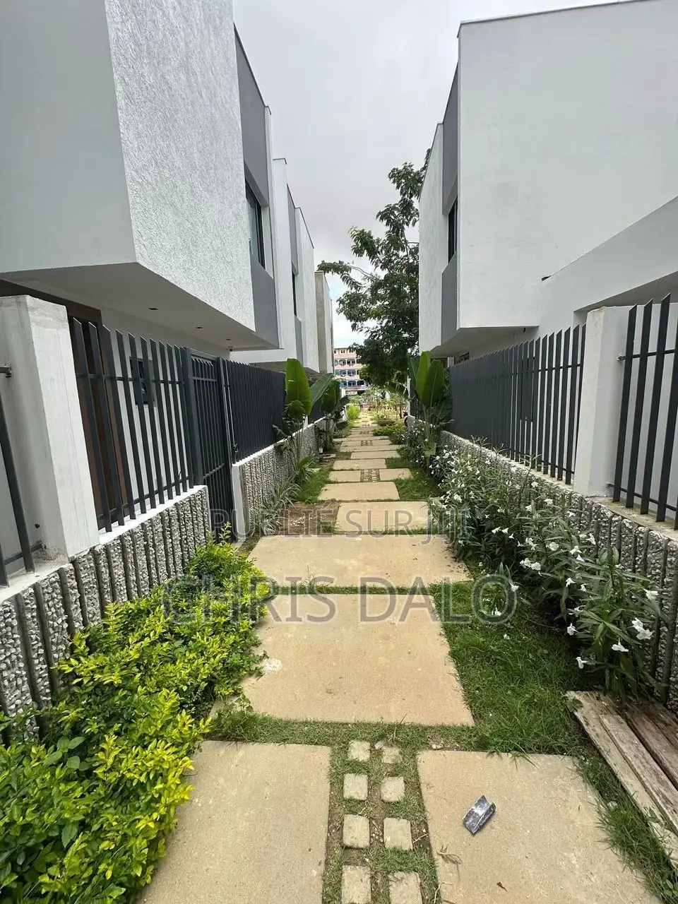 3chbre Duplex dans Location Haut, Cocody à Louer