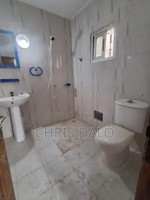 3chbre Duplex dans Location Haut, Cocody à Louer