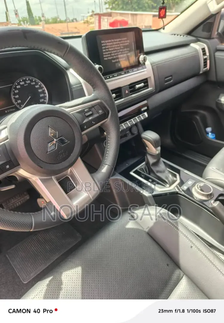 Mitsubishi L200 2025 Noir
