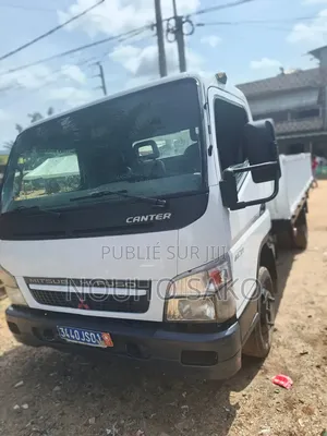 Mitsubishi Canteus