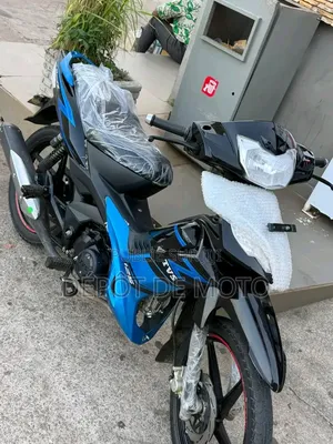 Nouveau TVS Rockz 125 2025 Bleu