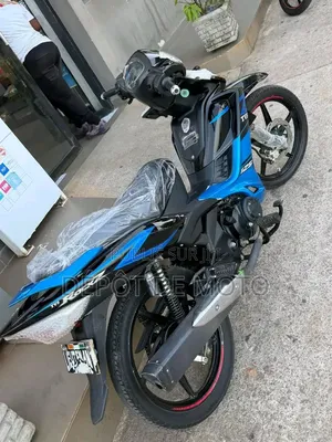 Nouveau TVS Rockz 125 2025 Bleu