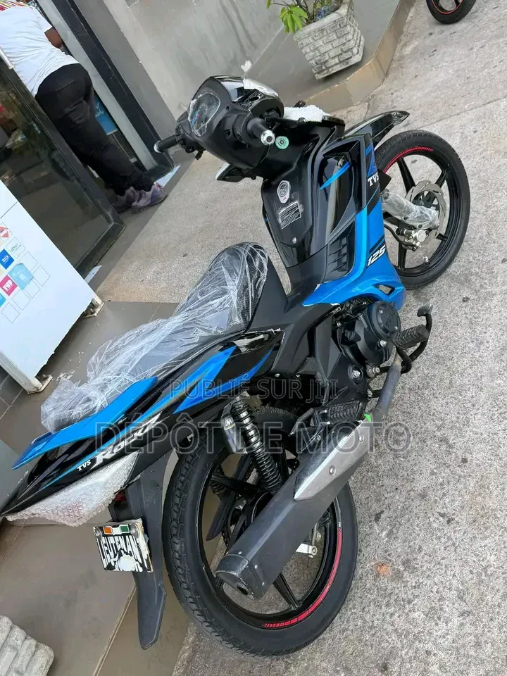 Nouveau TVS Rockz 125 2025 Bleu