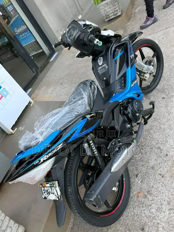 Nouveau TVS Rockz 125 2025 Bleu