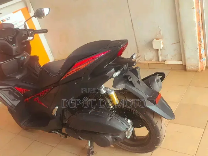 Nouveau Yamaha Autre 2026 Rouge