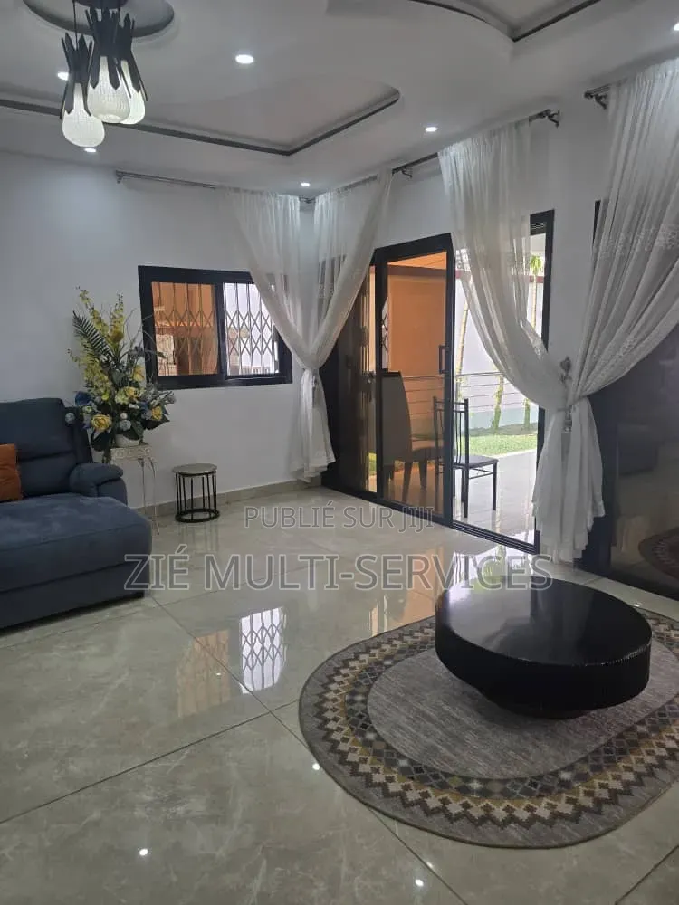 Meublé 12chbre Duplex dans Zié Multi-Service, Cocody à Vendre
