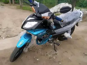 Nouveau TVS Apache 180 RTR 2025 Bleu