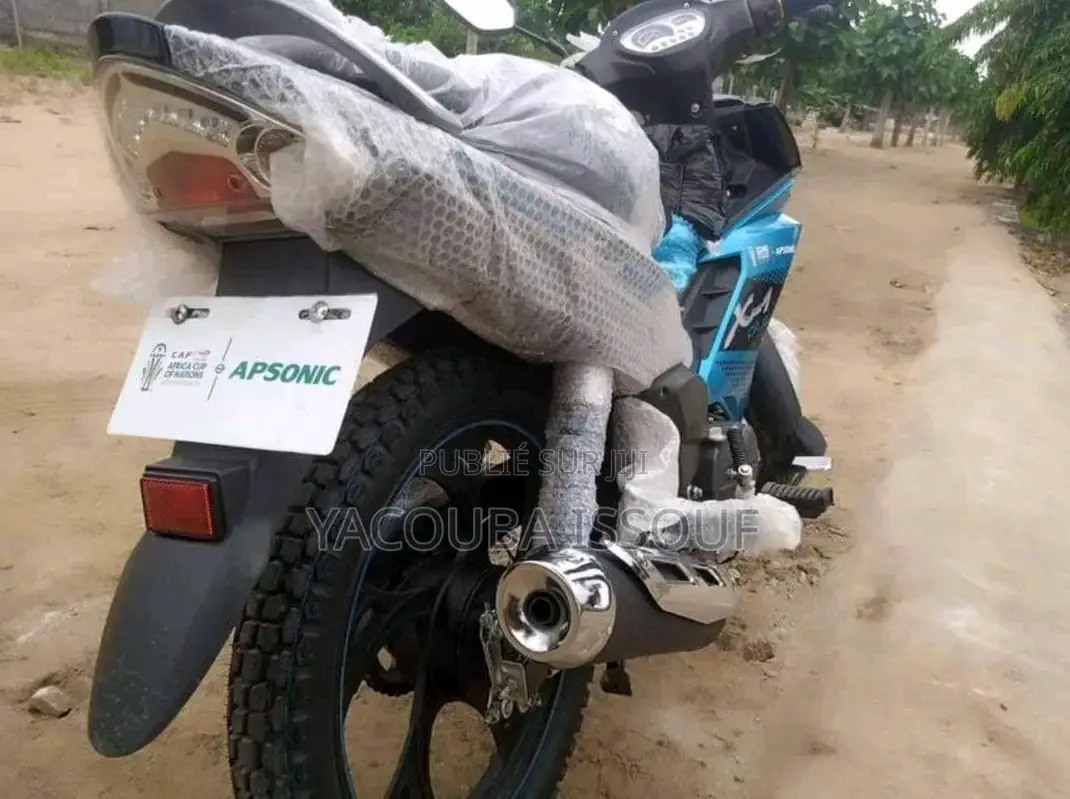 Nouveau TVS Apache 180 RTR 2025 Bleu