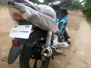 Nouveau TVS Apache 180 RTR 2025 Bleu