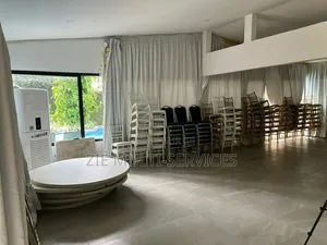 14chbre Villa dans Zié, Cocody à Vendre