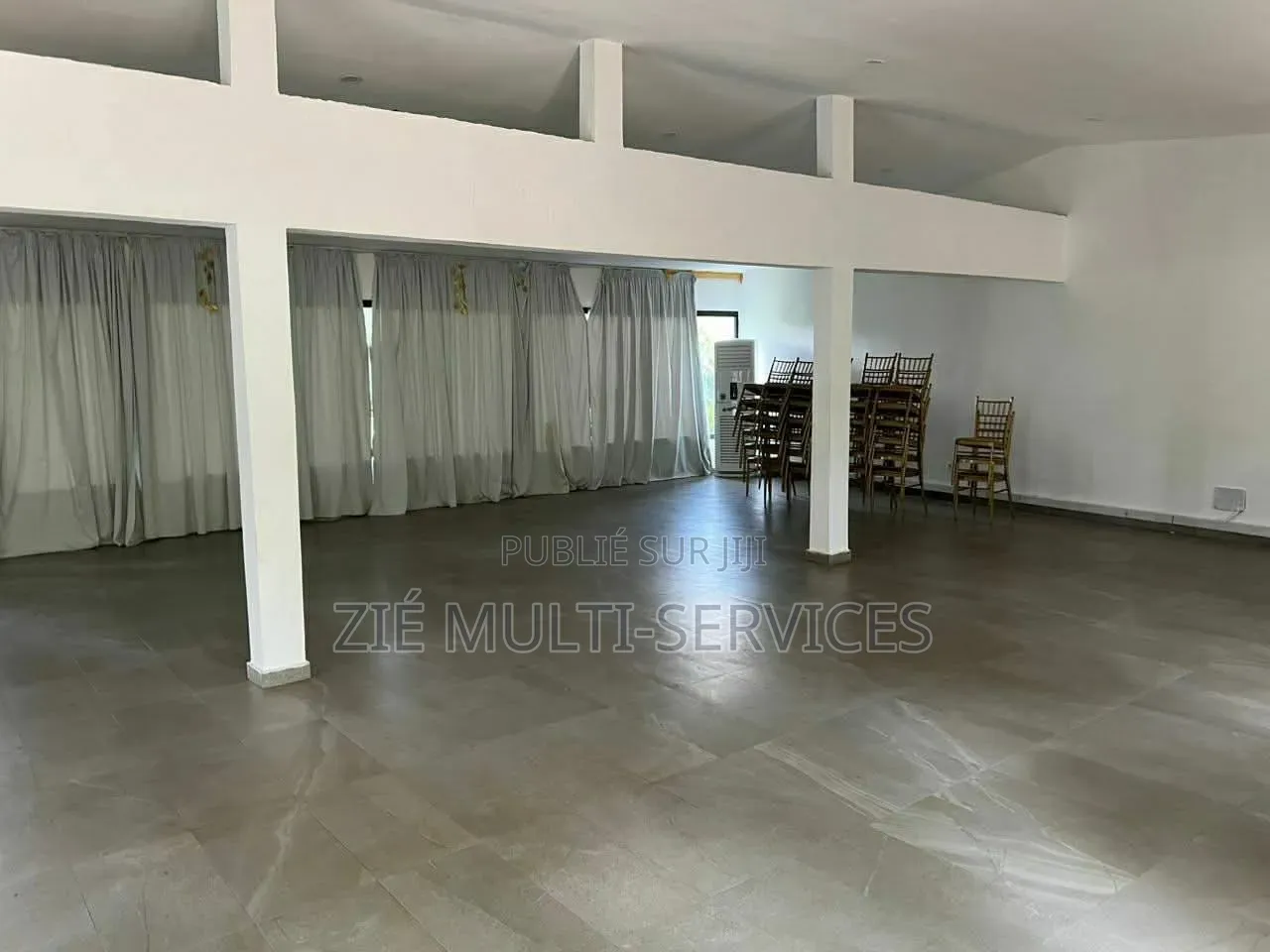 Meublé 18chbre Duplex dans Zié Multi-Service, Cocody à Vendre